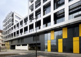 Po srážce vlaků ošetřili v Pardubické a Chrudimské nemocnici 21 zraněných, sedm jich v nemocnici zůstává