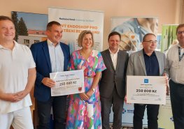 Města Ústí nad Orlicí a Česká Třebová přispěla nemocnici na nový endoskop