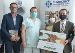Orlickoústecká a Svitavská nemocnice obdržely štědrý finanční dar od firmy Schaeffler