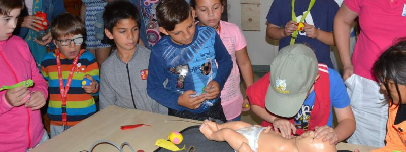 I STONAT SE DÁ S ÚSMĚVEM aneb září 2018 na dětském oddělení